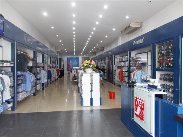 Showroom Việt Tiến - Quảng Cáo Tam Giang - Công Ty TNHH Quảng Cáo Tam Giang